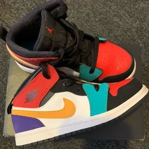 Jordan 1 Mid
